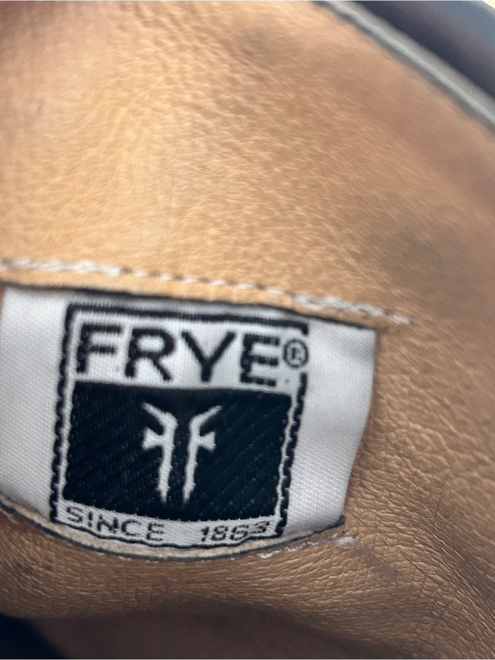 Frye Women’s Veronica Black Leather Short Biker Boots Zip Buckle US 10 - Picture 9 of 10